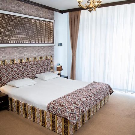 Baku Carpet Hotel Bagian luar foto